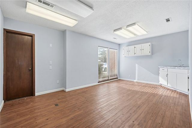 1102 W Poplar Place, Rogers, AR 72756