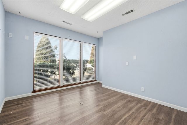 1102 W Poplar Place, Rogers, AR 72756