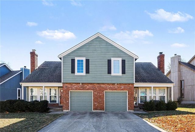 10905 W 115th Street, Overland Park, KS 66210