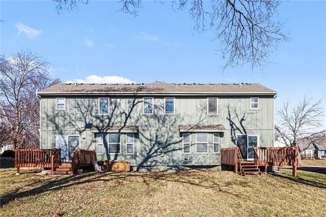 10905 W 115th Street, Overland Park, KS 66210