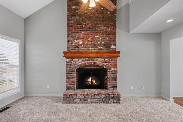 10905 W 115th Street, Overland Park, KS 66210