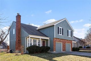 10905 W 115th Street, Overland Park, KS 66210