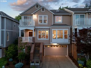 4735 AMHERST Ct, Lake Oswego, OR 97035