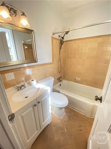 1812 E 39th Street, Savannah, GA 31404