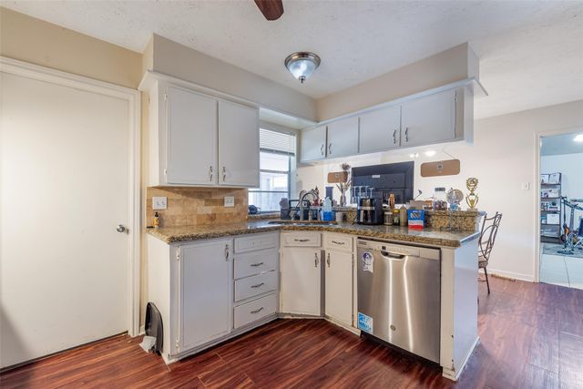 10827 Braes Forest Drive, Houston, TX 77071