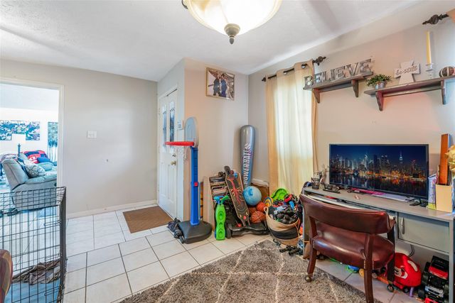 10827 Braes Forest Drive, Houston, TX 77071