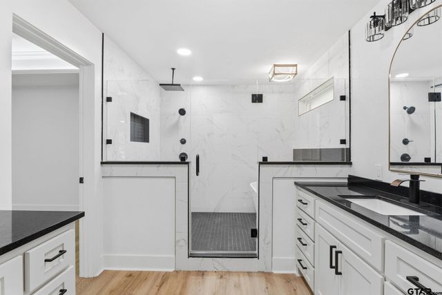 1004 Jeff Davis, Tyler, TX 75703