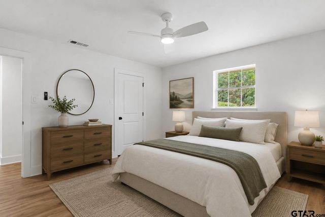 1004 Jeff Davis, Tyler, TX 75703