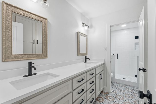 1004 Jeff Davis, Tyler, TX 75703