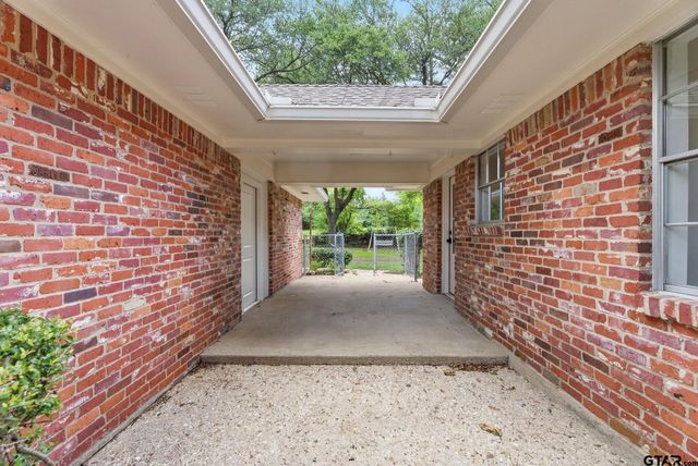 1004 Jeff Davis, Tyler, TX 75703