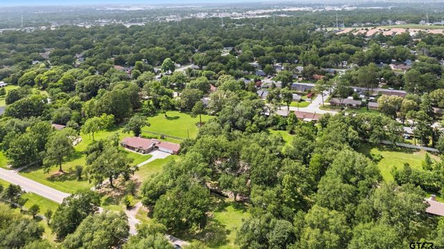 1004 Jeff Davis, Tyler, TX 75703