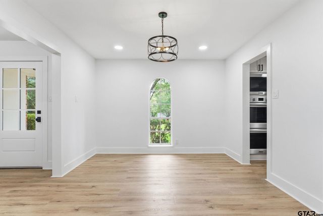 1004 Jeff Davis, Tyler, TX 75703