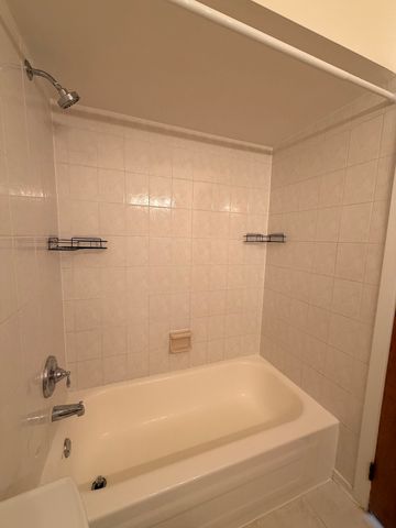 1950 CHERRY Lane 316, Northbrook, IL 60062