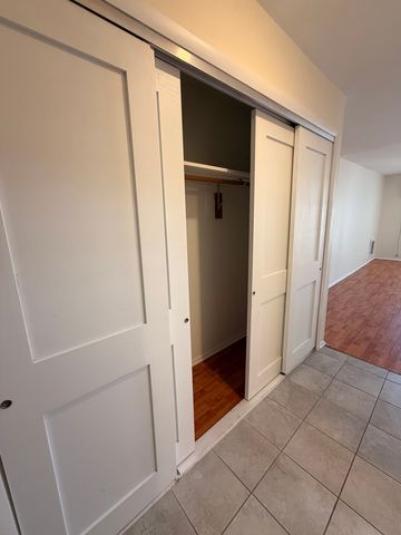 1950 CHERRY Lane 316, Northbrook, IL 60062