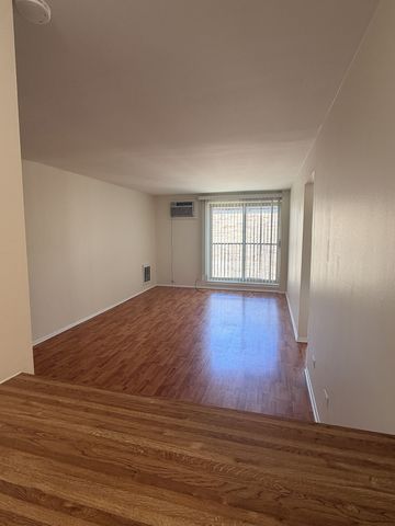 1950 CHERRY Lane 316, Northbrook, IL 60062