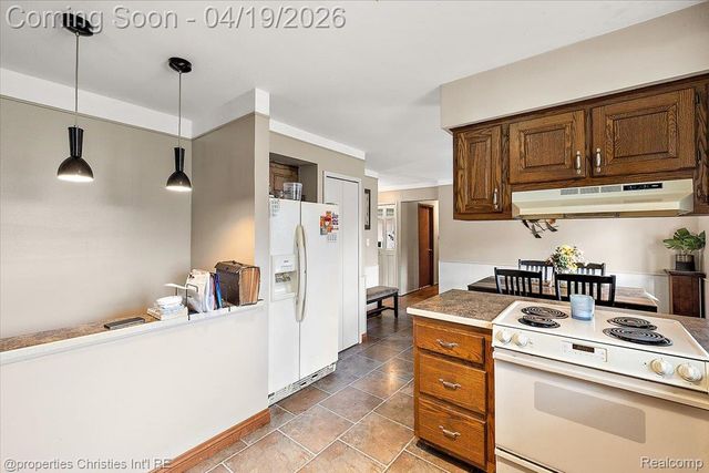 38482 Applewood Street, Clinton Charter Township, MI 48036