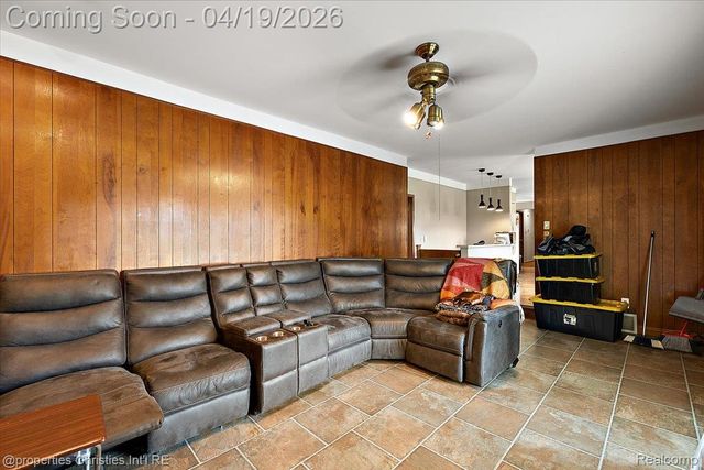 38482 Applewood Street, Clinton Charter Township, MI 48036