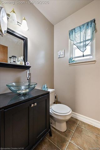 38482 Applewood Street, Clinton Charter Township, MI 48036