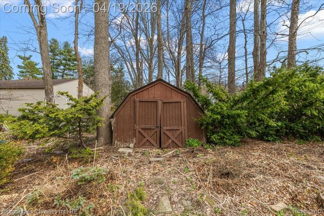 38482 Applewood Street, Clinton Charter Township, MI 48036