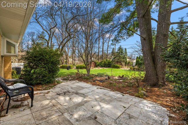 38482 Applewood Street, Clinton Charter Township, MI 48036