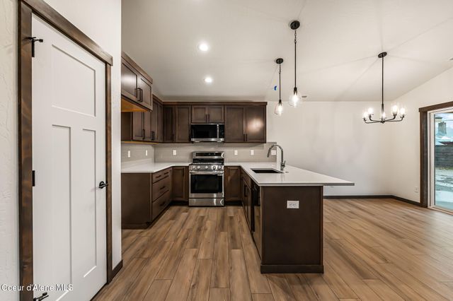 2212 Maverick Ct, Sandpoint, ID 83864