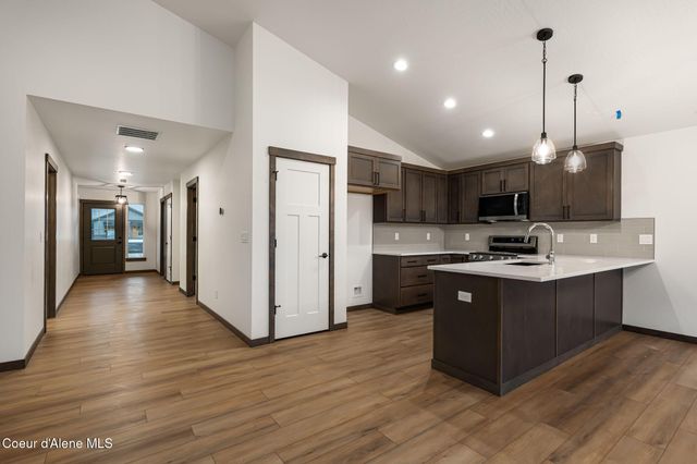 2212 Maverick Ct, Sandpoint, ID 83864