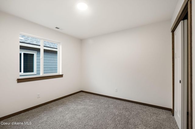 2212 Maverick Ct, Sandpoint, ID 83864