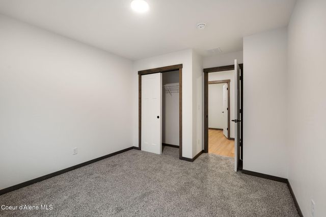 2212 Maverick Ct, Sandpoint, ID 83864