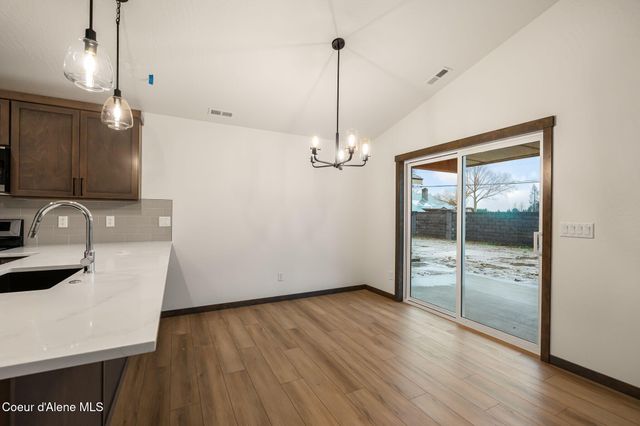 2212 Maverick Ct, Sandpoint, ID 83864