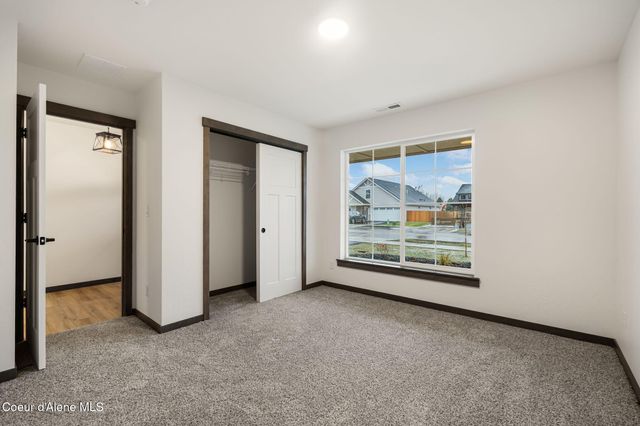 2212 Maverick Ct, Sandpoint, ID 83864