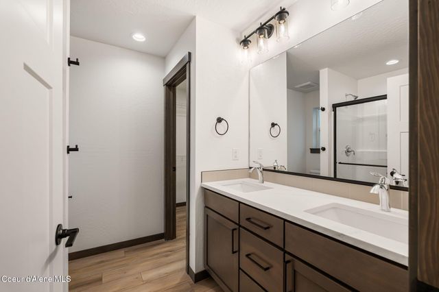 2212 Maverick Ct, Sandpoint, ID 83864