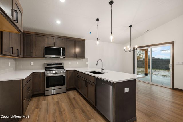 2212 Maverick Ct, Sandpoint, ID 83864