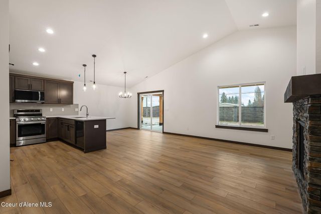 2212 Maverick Ct, Sandpoint, ID 83864