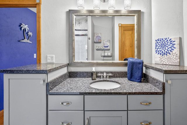 1795 GATEWAY MEADOWS LANE, Neenah, WI 54956