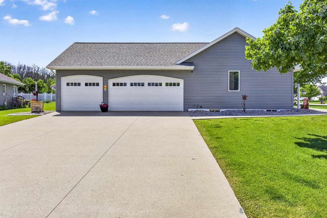 1795 GATEWAY MEADOWS LANE, Neenah, WI 54956