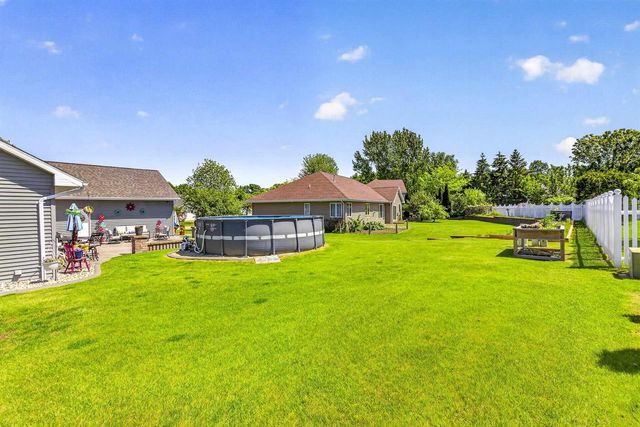 1795 GATEWAY MEADOWS LANE, Neenah, WI 54956