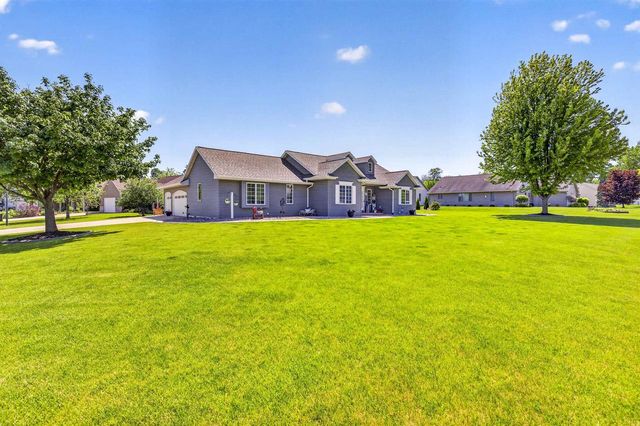 1795 GATEWAY MEADOWS LANE, Neenah, WI 54956