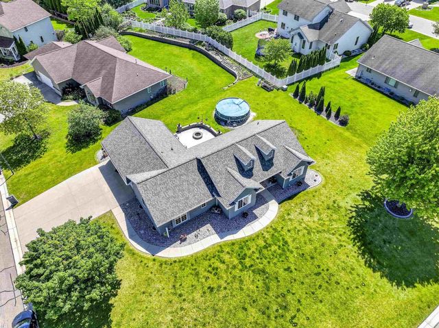 1795 GATEWAY MEADOWS LANE, Neenah, WI 54956