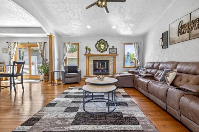 1795 GATEWAY MEADOWS LANE, Neenah, WI 54956