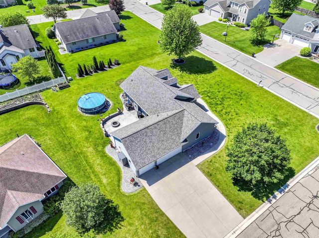 1795 GATEWAY MEADOWS LANE, Neenah, WI 54956