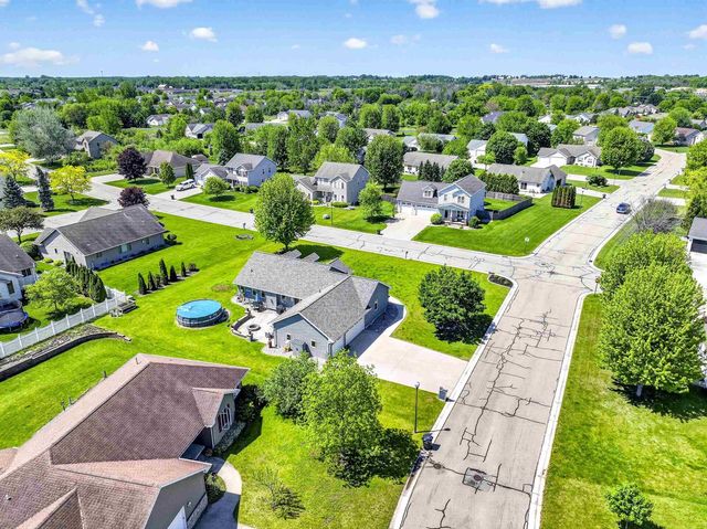 1795 GATEWAY MEADOWS LANE, Neenah, WI 54956