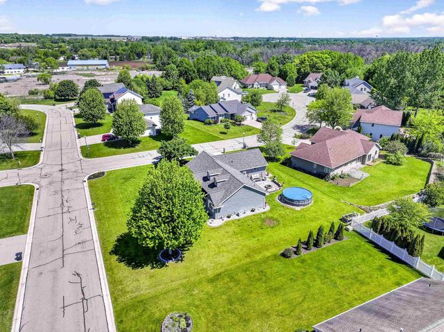 1795 GATEWAY MEADOWS LANE, Neenah, WI 54956