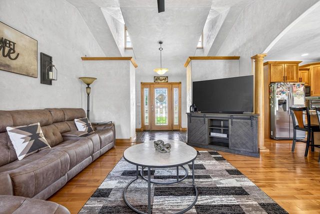 1795 GATEWAY MEADOWS LANE, Neenah, WI 54956