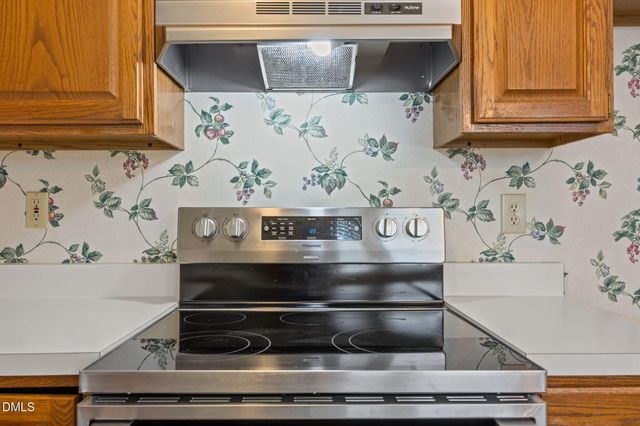 8321 Hempshire Place 104, Raleigh, NC 27613