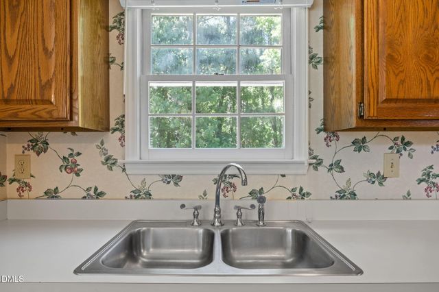 8321 Hempshire Place 104, Raleigh, NC 27613