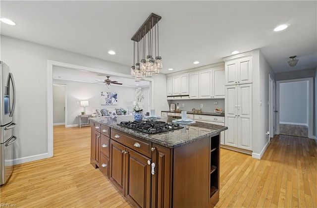 32 Little Florida RD, Poquoson, VA 23662