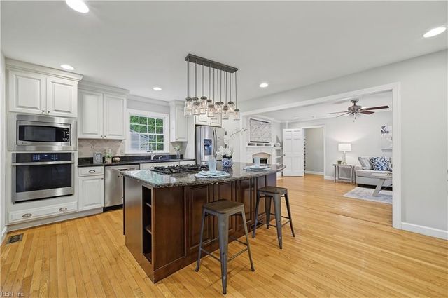 32 Little Florida RD, Poquoson, VA 23662