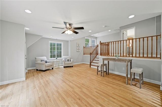 32 Little Florida RD, Poquoson, VA 23662