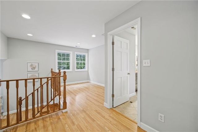 32 Little Florida RD, Poquoson, VA 23662