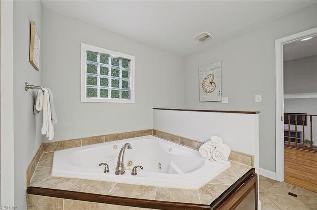 32 Little Florida RD, Poquoson, VA 23662